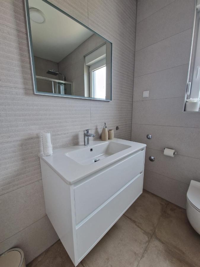 Deluxe Apartment Mila Nin Exteriör bild