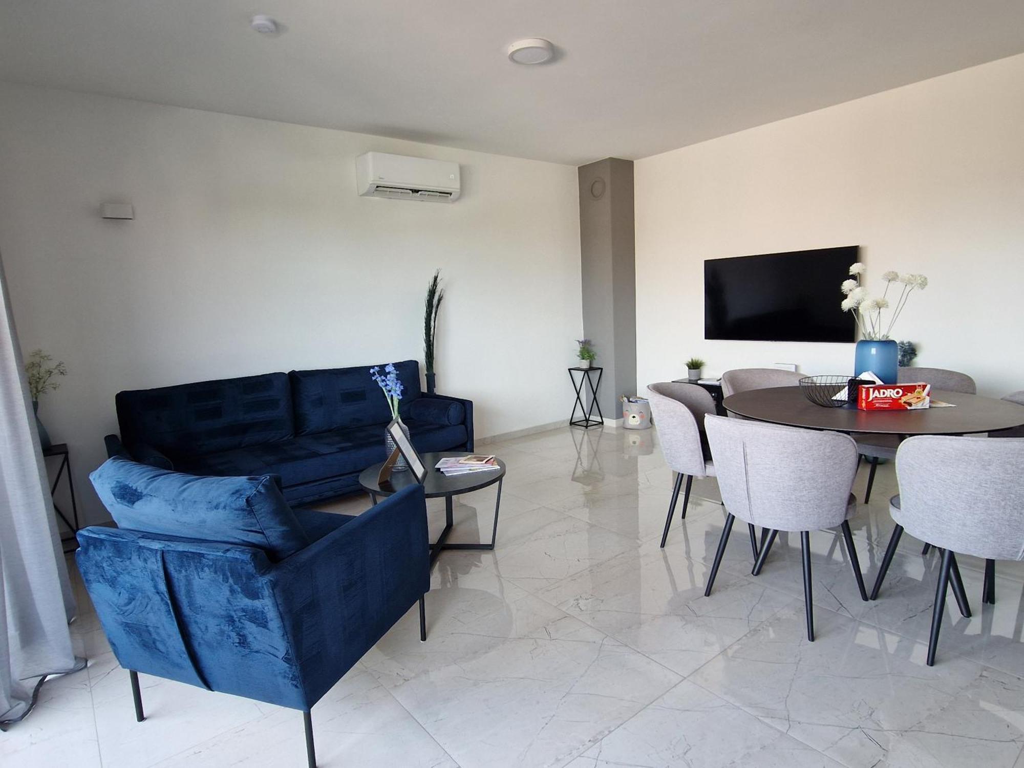 Deluxe Apartment Mila Nin Exteriör bild
